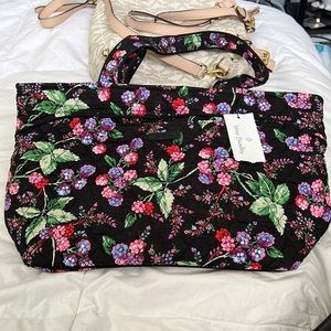 Vera Bradley shoulder purse. Never used, still has tag.